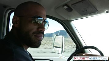 Bonnie Rotten is hitchhiking across America.
