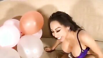 Kaliyah Balloon Popping